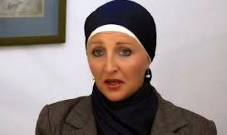 Inilah Anggota Dewan Parlemen Berjilbab Pertama di Benua Eropa