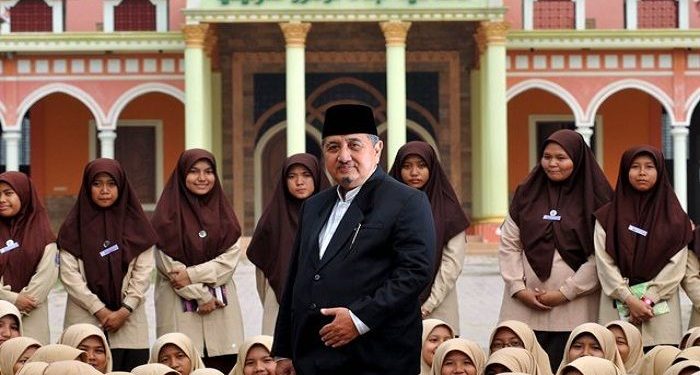 mengawal pemimpin gontor