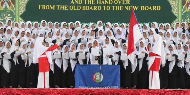 OPPM (Organisasi Pelajar Pondok Modern) Organisasi Santri Pondok Modern Darussalam Gontor
