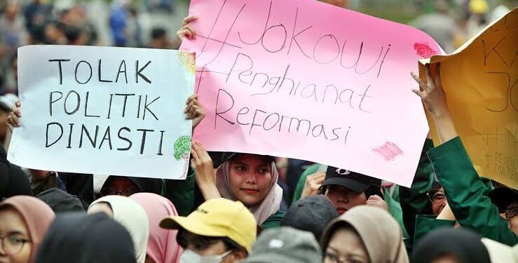 PDIP Berjuang bersama Rakyat, PKS Bela Rezim Jokowi